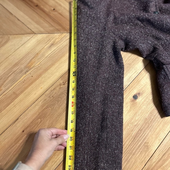 L.L. Bean medium wool nylon silk blazer. In excellent condition. Burgundy color - Picture 3 of 11